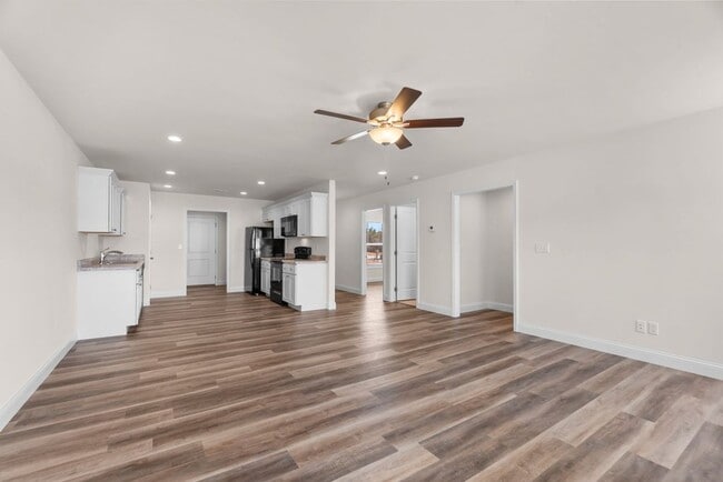 Building Photo - Highland Point Dr  810/812