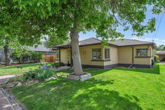 Foto del edificio - 3 bedroon 1.5 bath home with amazing yard ...