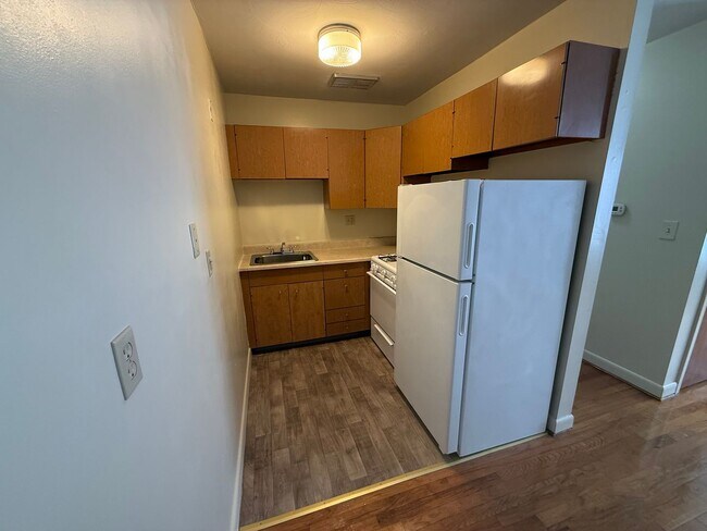Foto del edificio - Beautifully-Maintained 1-Bedroom & Centrally Located to Everything You Need!