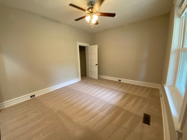 Foto del edificio - 6024 McPherson Ave