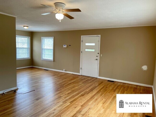 Building Photo - DEPOSIT PENDING! Great Home Available for ...