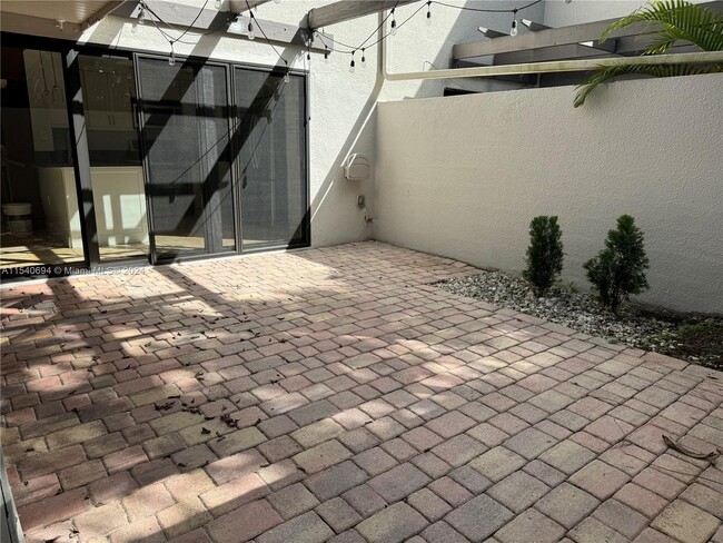 Foto del edificio - 4702 SW 67th Ave