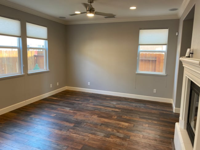 Building Photo - 1965 Black Sand Dr