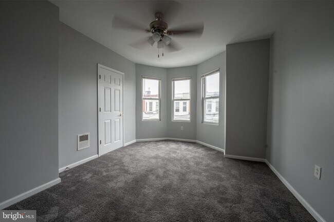 Foto del edificio - 1435 N Hobart St
