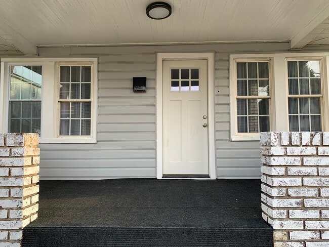 Building Photo - 526 Holmes Ave