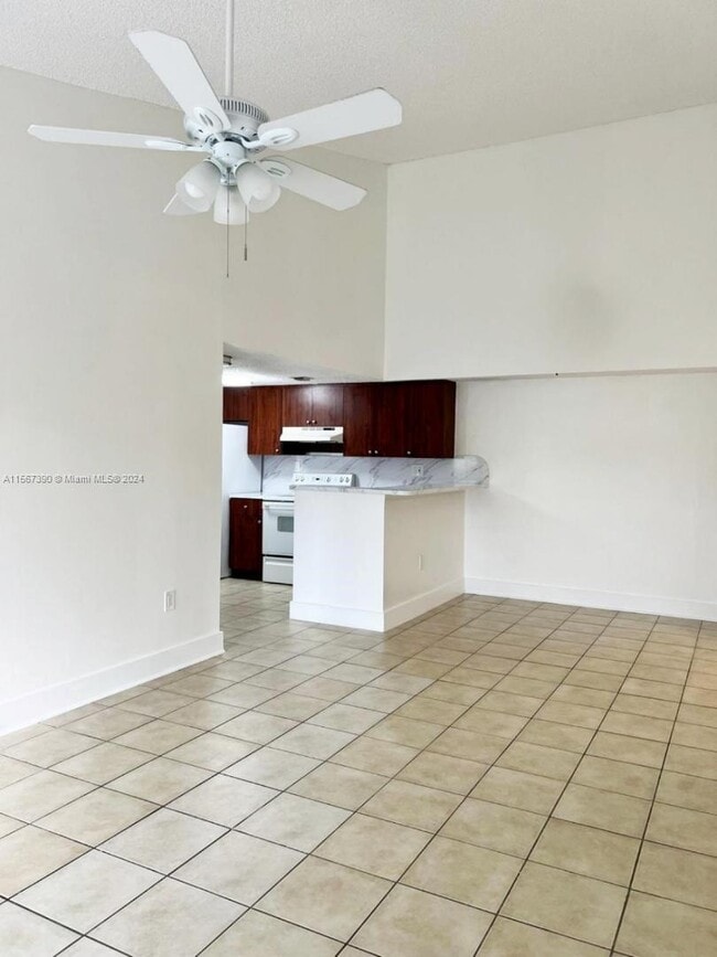 Foto del edificio - 7200 NW 179th St