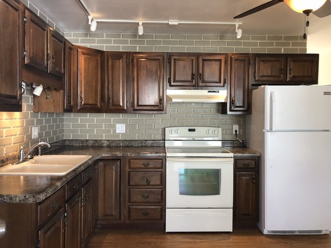 Building Photo - 733 39th Ave