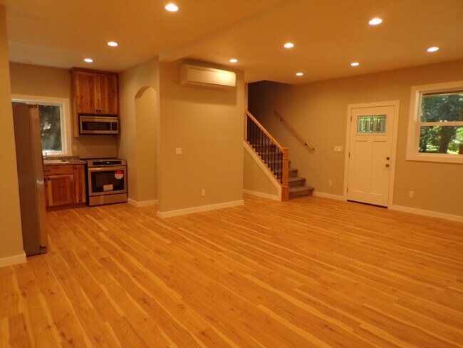 Foto del edificio - 4600 NW Cornell Rd