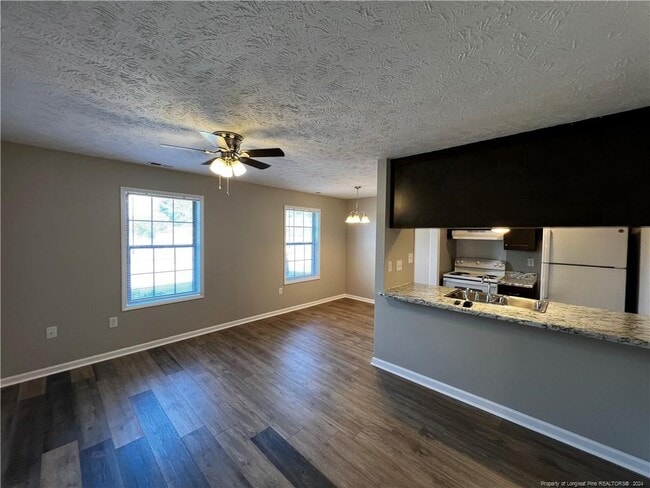 Building Photo - 1409 Ireland Dr