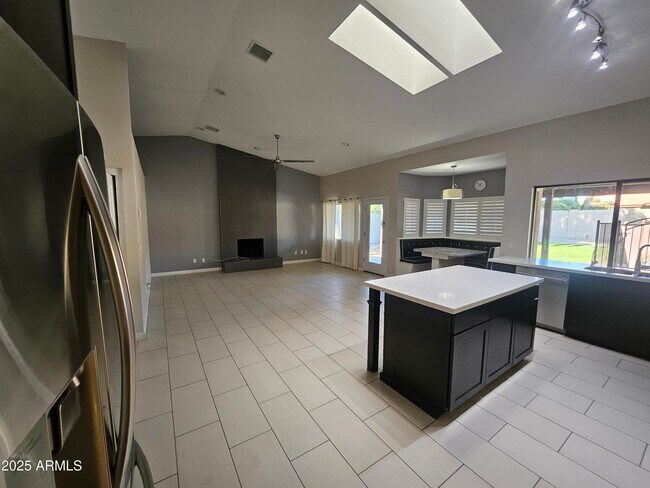 Foto del edificio - 6002 E Marconi Ave