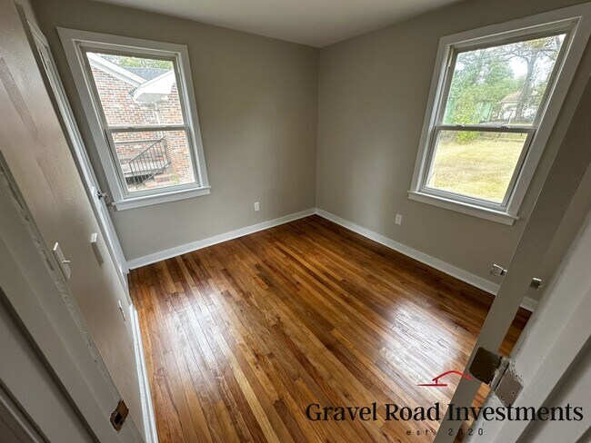 Foto del edificio - For Rent: Newly Remodeled 3 Bedroom / 1 Bath Home