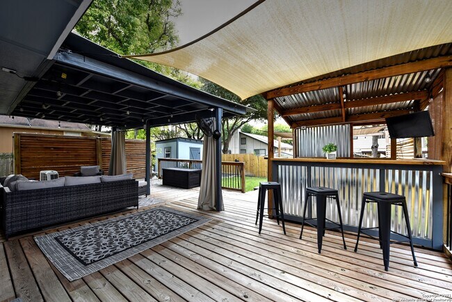 Building Photo - 3318 Stoney Country