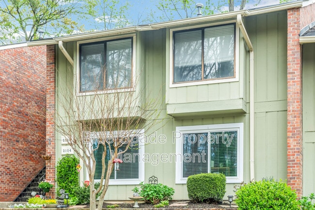 Building Photo - 2106 Palmyra Dr