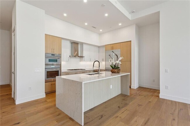 Foto del edificio - 2425 Peachtree Rd NE