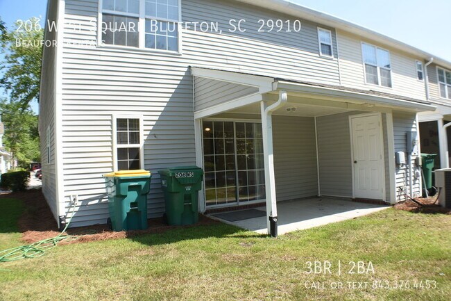 Building Photo - 206 West Square Bluffton, SC  29910