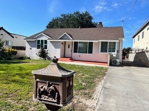 Building Photo - 6013 N Walnut Grove Ave