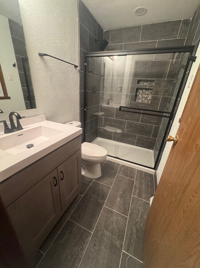 Building Photo - 21205 Mary Lynn Dr