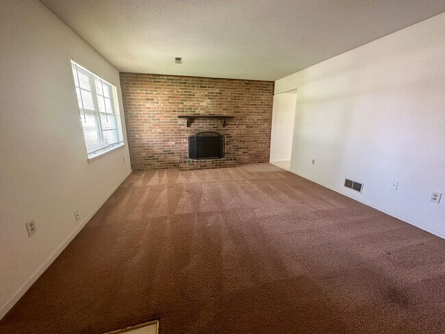 Foto del edificio - 4823 Meadow Lark Ln