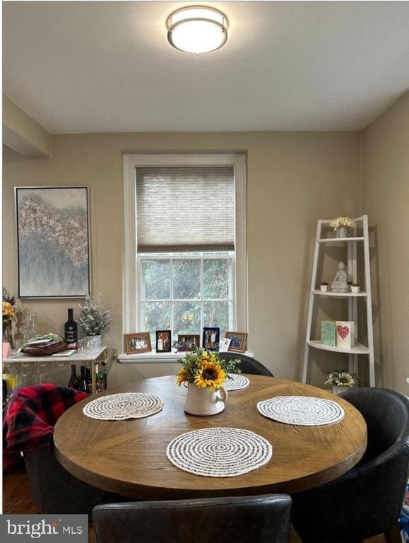 Foto del edificio - 3856 Porter St NW