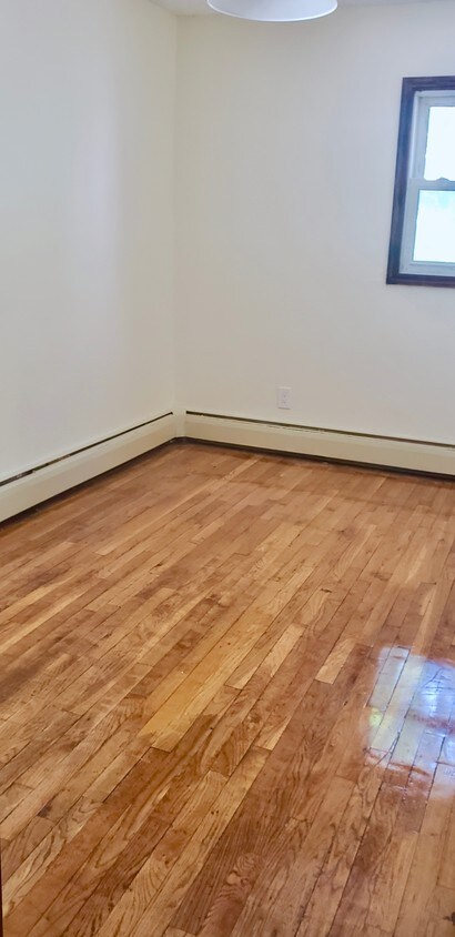 Foto principal - 833 E 22nd St