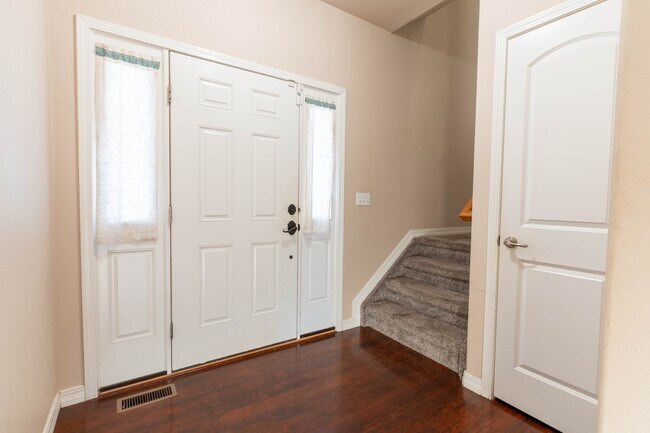 Foto del edificio - 9234 Red Fern Ln