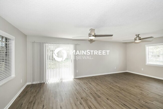 Building Photo - 3 Bedroom Pet-Friendly Home in JACKSONVILL...