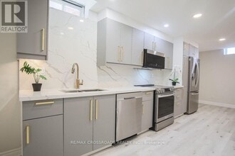 Building Photo - 87 Woodriver St