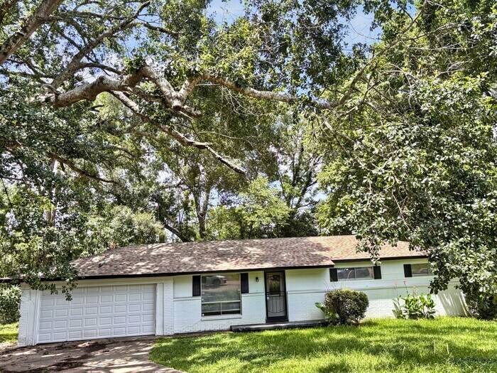 Foto principal - 742 Heather Ln