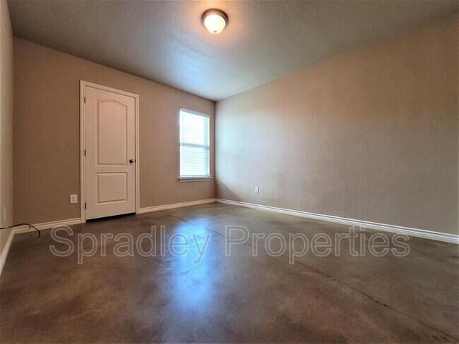 Foto del edificio - 729 E Ridge Blvd