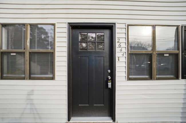 Photo - FULLY REMODELED 2 BED, 1.5 BATH BUNGALOW IN NORFOLK FOR RENT! Apartment