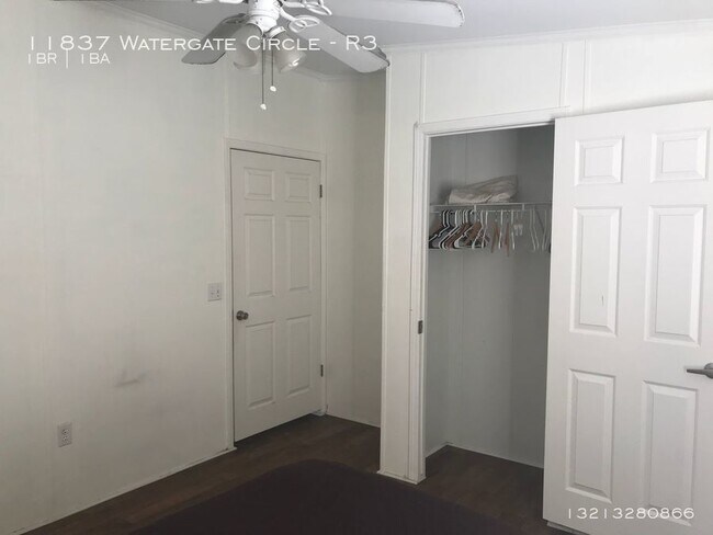Foto del edificio - 11837 Watergate Cir