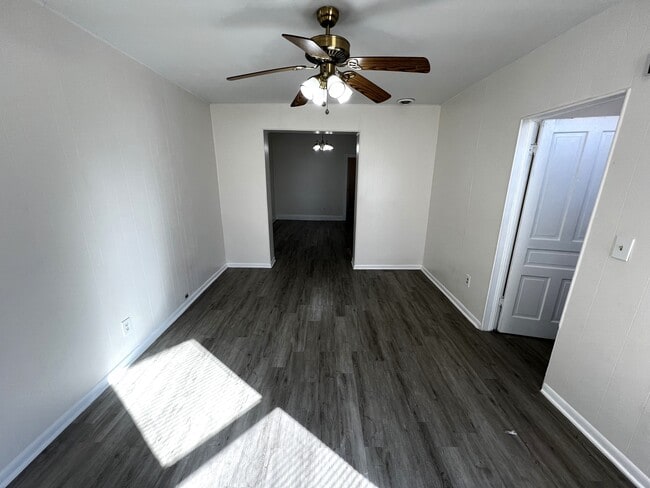 Foto del edificio - 9613 S Ave N