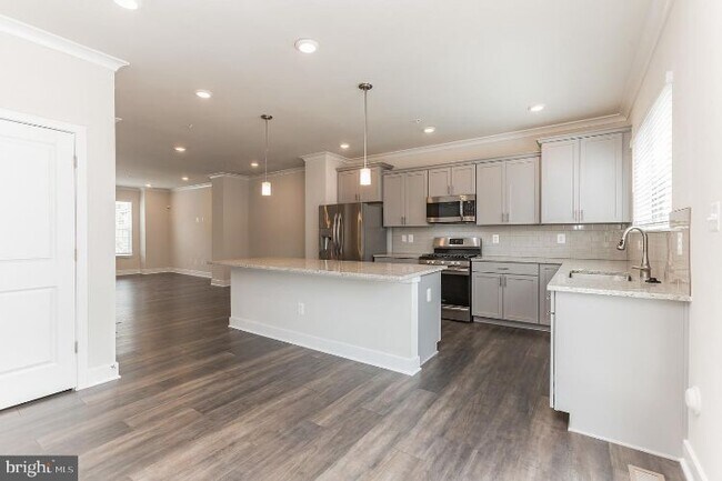 Building Photo - 8039 Blue Stream Dr