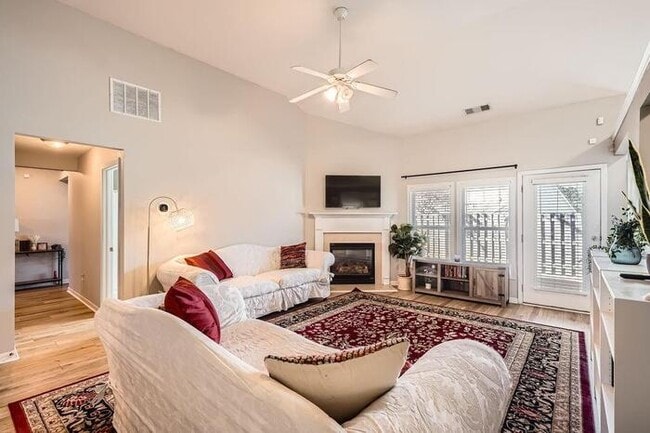 Foto del edificio - 1756 Hedington Ct SE