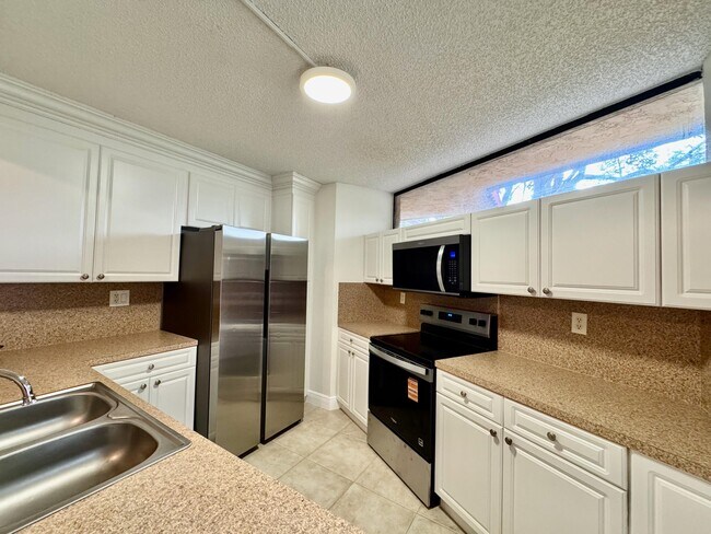 Foto del edificio - 8189 Severn Dr