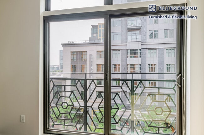 Building Photo - 449 Canal St