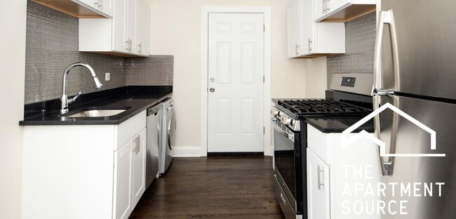 Photo - 3821 N Greenview Ave Apartment