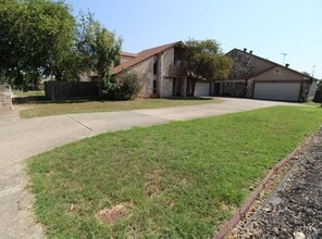 Building Photo - 14302 Indian Woods