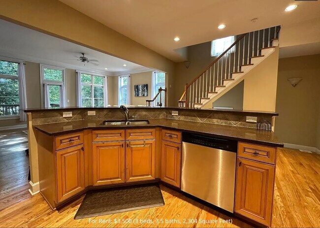 Building Photo - 1436 Wembley Ct NE