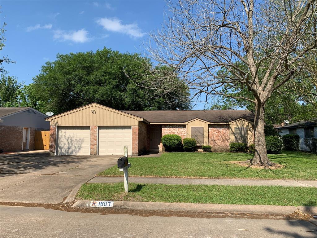 1607 Sleepy Hollow Dr, Pearland, TX 77581 House Rental in Pearland