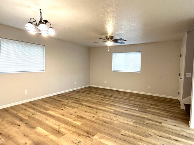 Sala de estar - 1406 W Division St