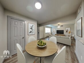 Building Photo - 624 E 3rd St Building Photo - 624 E 3rd St