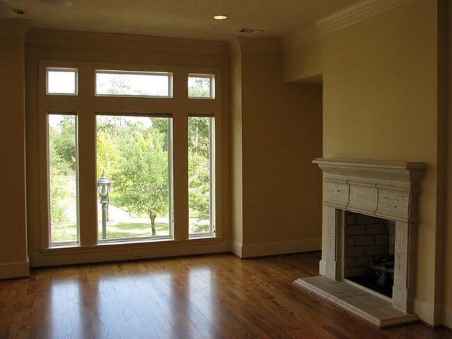 Building Photo - 51 Colonial Row Dr