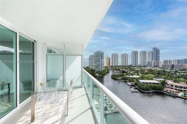 Foto del edificio - 400 Sunny Isles Blvd