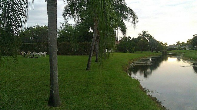 Building Photo - 1688 Hull Ct