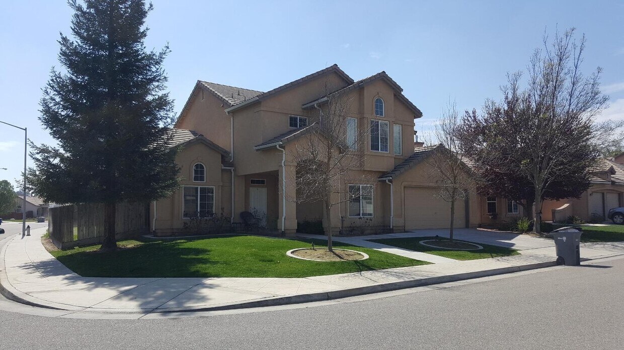 Foto principal - 1195 E Carnoustie Ave