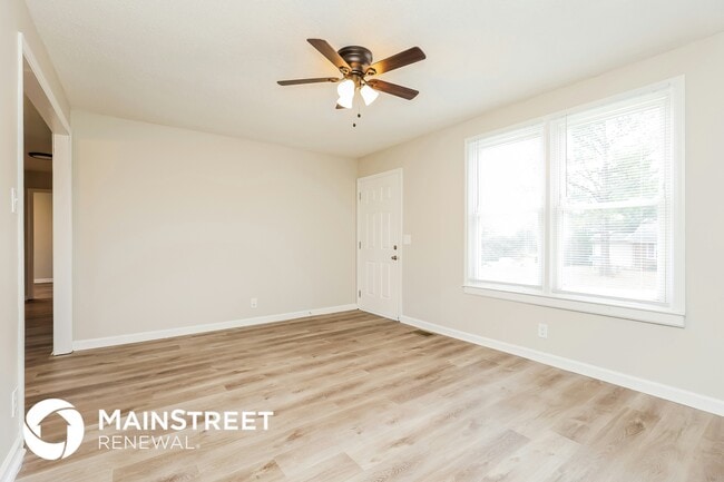 Building Photo - 410 Watts Dr