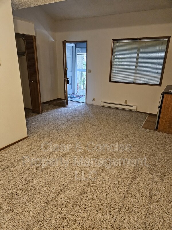 Foto principal - 411 W 15th Ave