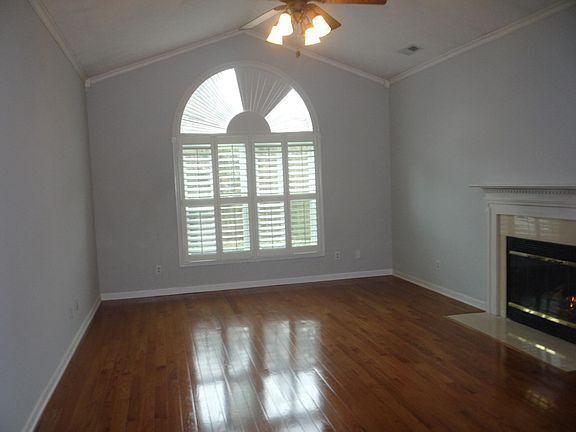 Building Photo - 8517 Cypress Lake Dr E