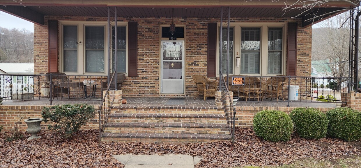 Building Photo - Anderson House